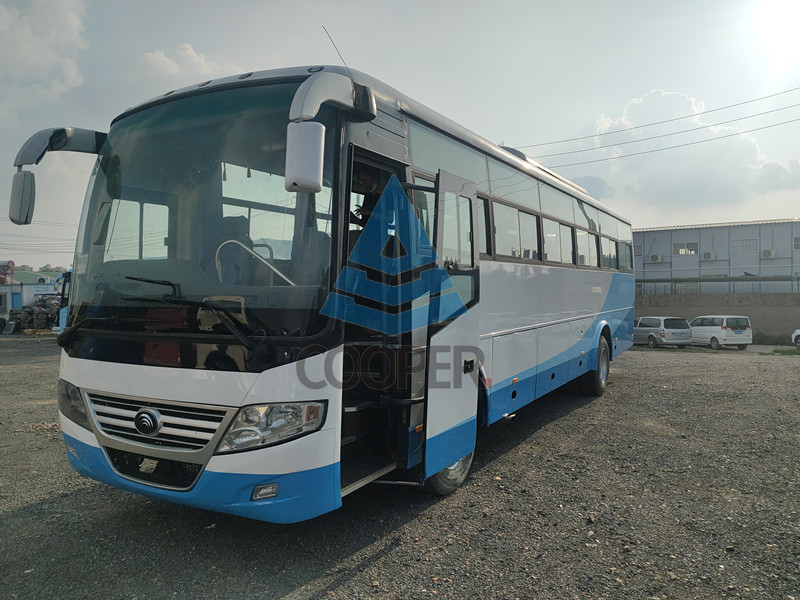 2014 Tahun 53 Seater Yutong Bus Bekas ZK6112D RHD Kemudi Pendingin Kursi Baru