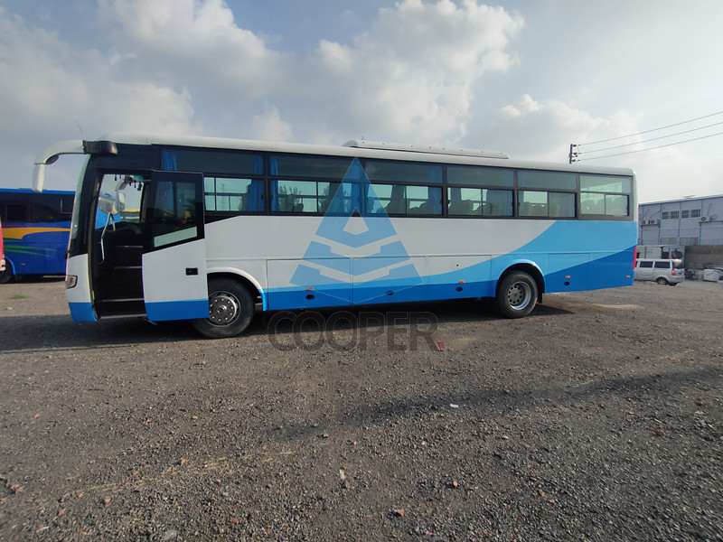 2014 Tahun 53 Seater Yutong Bus Bekas ZK6112D RHD Kemudi Pendingin Kursi Baru