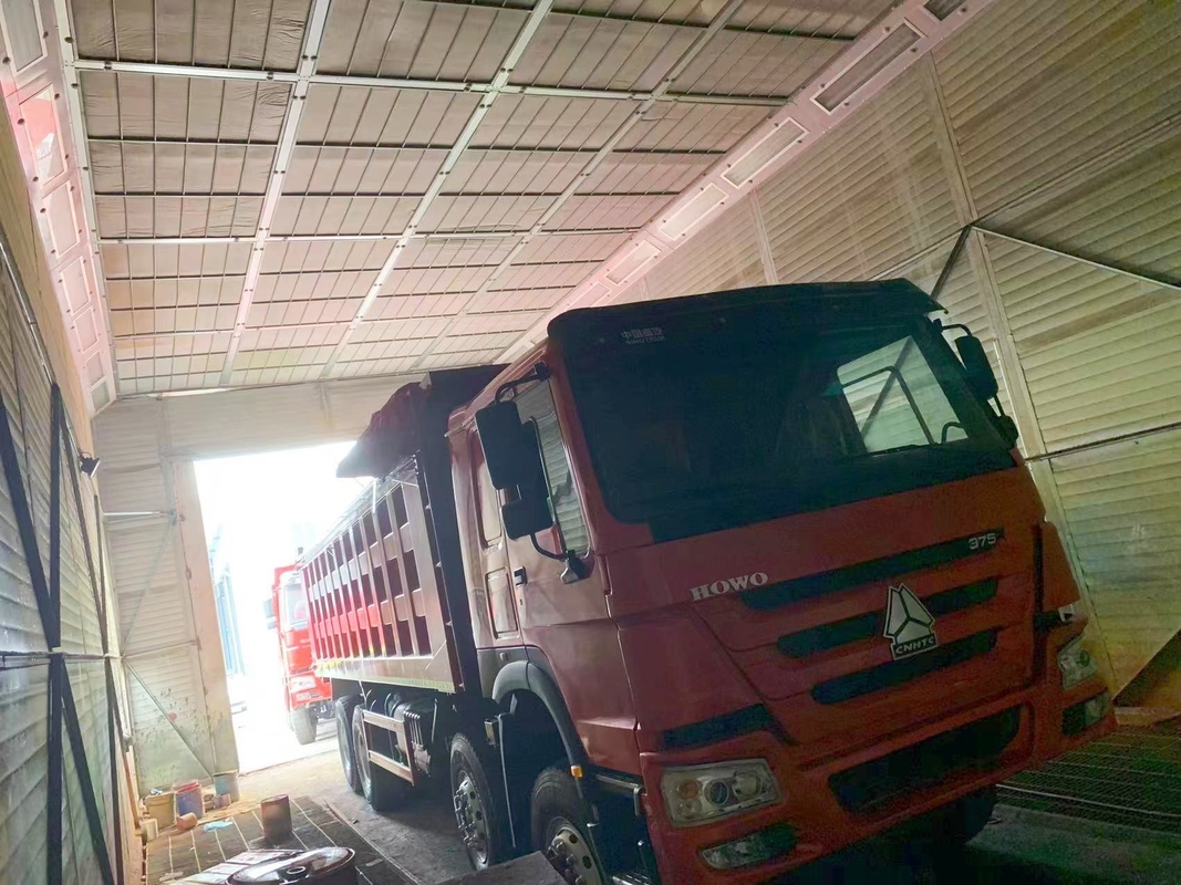 Truk Komersial Bekas HOWO Dump Truck 8 * 4 Kemudi Kanan 371hp Badan Truk 7.3 * 2.45 * 1.5m