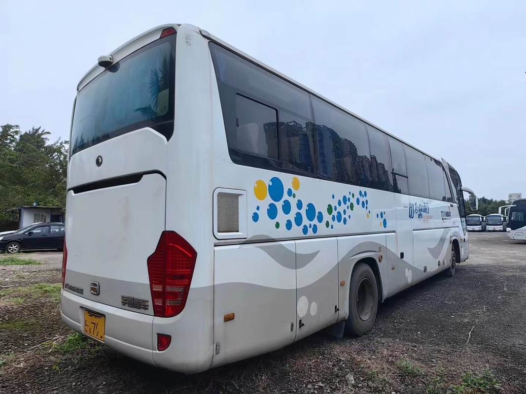 Bus Pelatih Tua 55 kursi Bus Tong Muda zK6122 Mesin Yuchai 243kw 2014-2016 4 bus tersedia