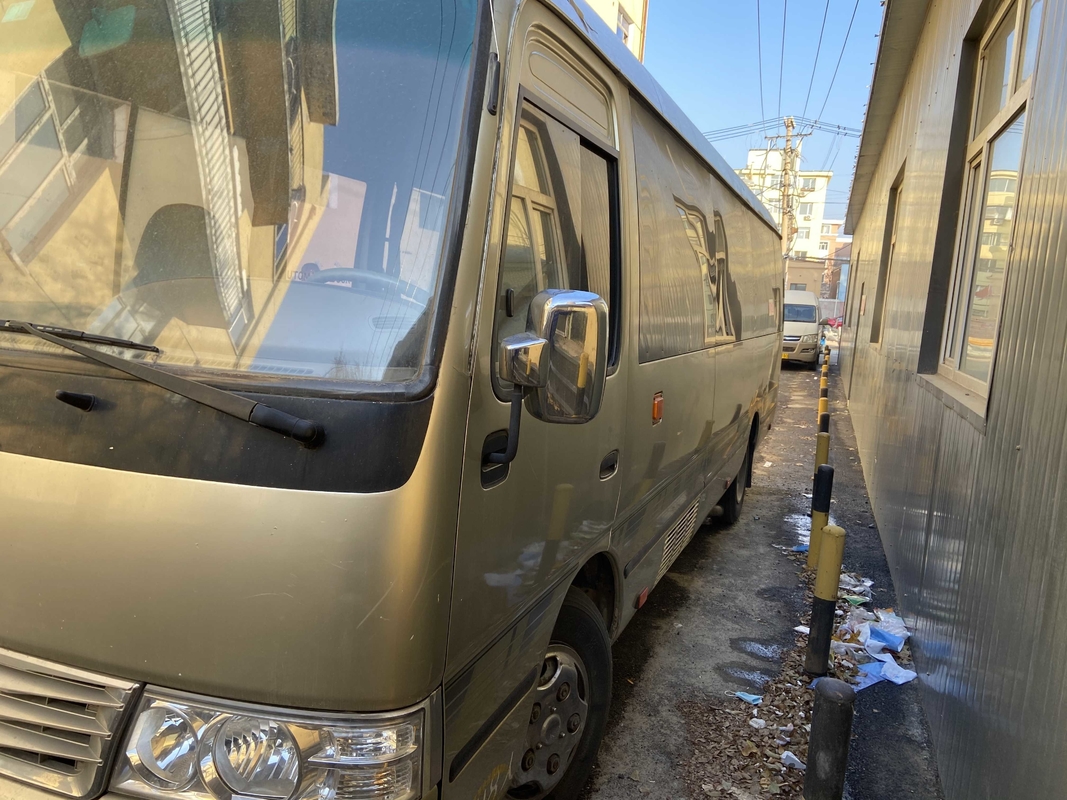 Mini Vans Toyota Coaster Bekas 29 kursi Mesin Diesel 2nd Hand Mini Bus 1HZ engine