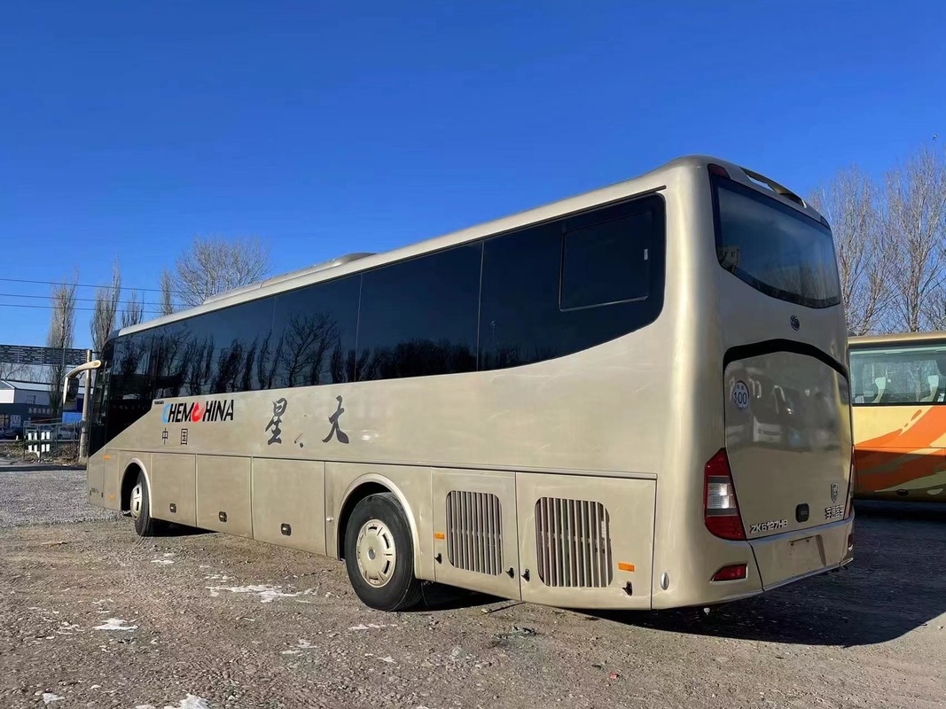 Bus Mewah Bekas 51 kursi Pelatih Dua Pintu Penggerak Tangan Kiri Yutong Merk Weichai Mesin Belakang
