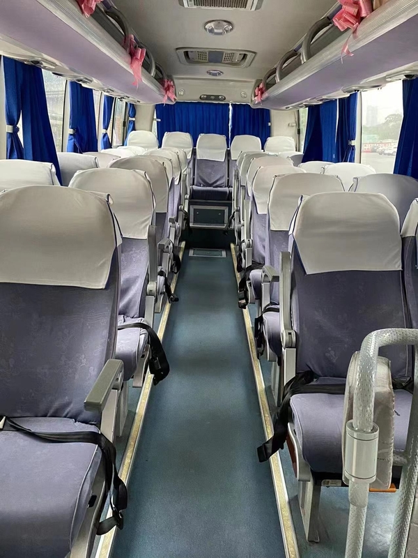 Bus Pelatih Youtong Bekas Menggunakan Mini Vans Bus Jarak Jauh Yuton 30 Kursi ZK6808