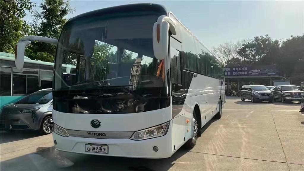 Bus Perjalanan Mewah Tahun 2017 55 kursi Bus Yutong Zk6125HQ Bus Bekas Dijual