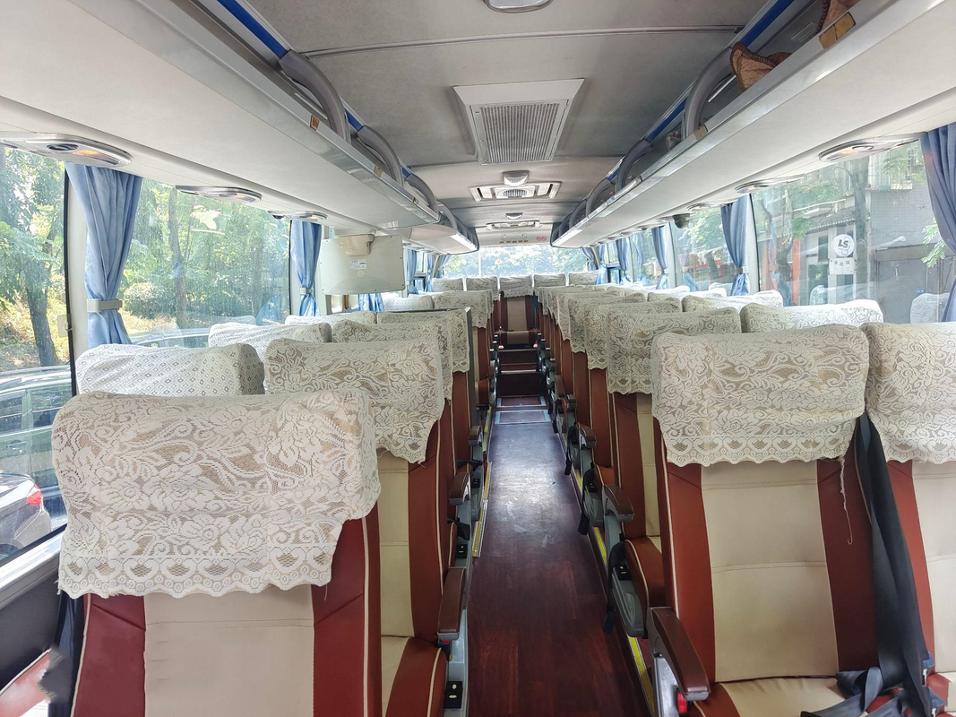 Bus Kecil Bekas 39 Kursi Bus Yutong Putih Mesin Belakang Keluar Bus Mewah Bekas Untuk Afrika
