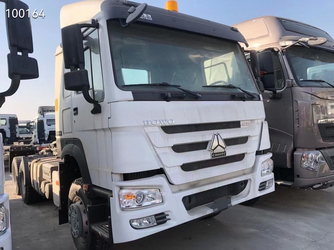 Truk Howo Bekas 6*4 371hp Kemudi Kiri Truk Sino Unit Traktor Bekas