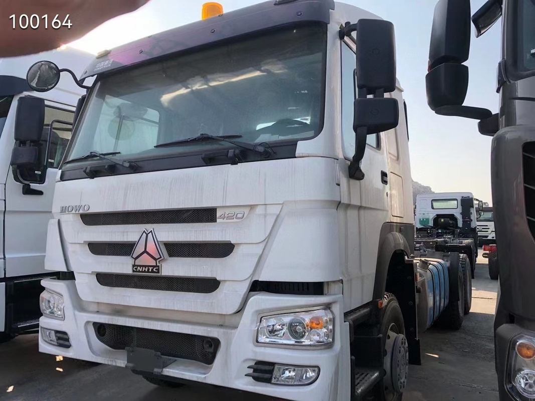 Truk Howo Bekas 6*4 371hp Kemudi Kiri Truk Sino Unit Traktor Bekas