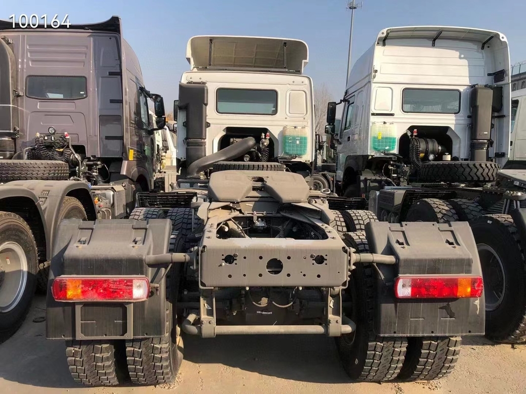 Truk Howo Bekas 6*4 371hp Kemudi Kiri Truk Sino Unit Traktor Bekas
