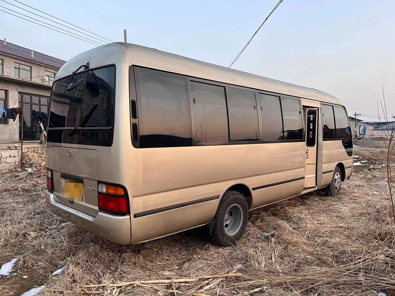 Toyota Coaster Bus Bekas 30 Mini Bus Bahan Bakar Bensin 3RZ Front Engine 2nd Hand Mini Bus