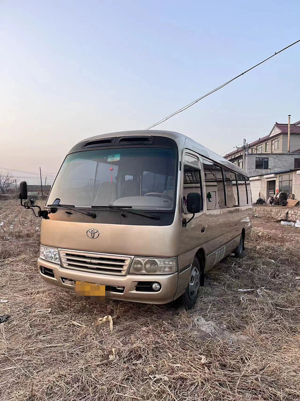 Toyota Coaster Bus Bekas 30 Mini Bus Bahan Bakar Bensin 3RZ Front Engine 2nd Hand Mini Bus