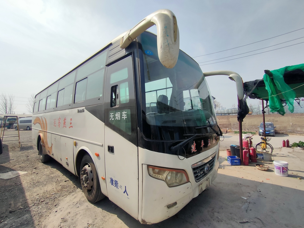 Bus Pelatih Bekas MINI Van 43seater Penggerak Tangan Kanan Suspensi Pegas Daun Yutong Dengan Kondisi Udara