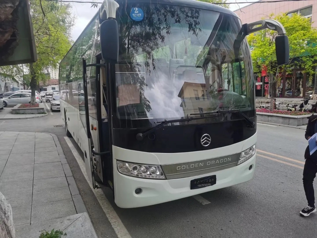 Bus Wisata Bekas Bus Golden Dragon XML6113J68 49 kursi Mesin Yuchai Pintu Ganda