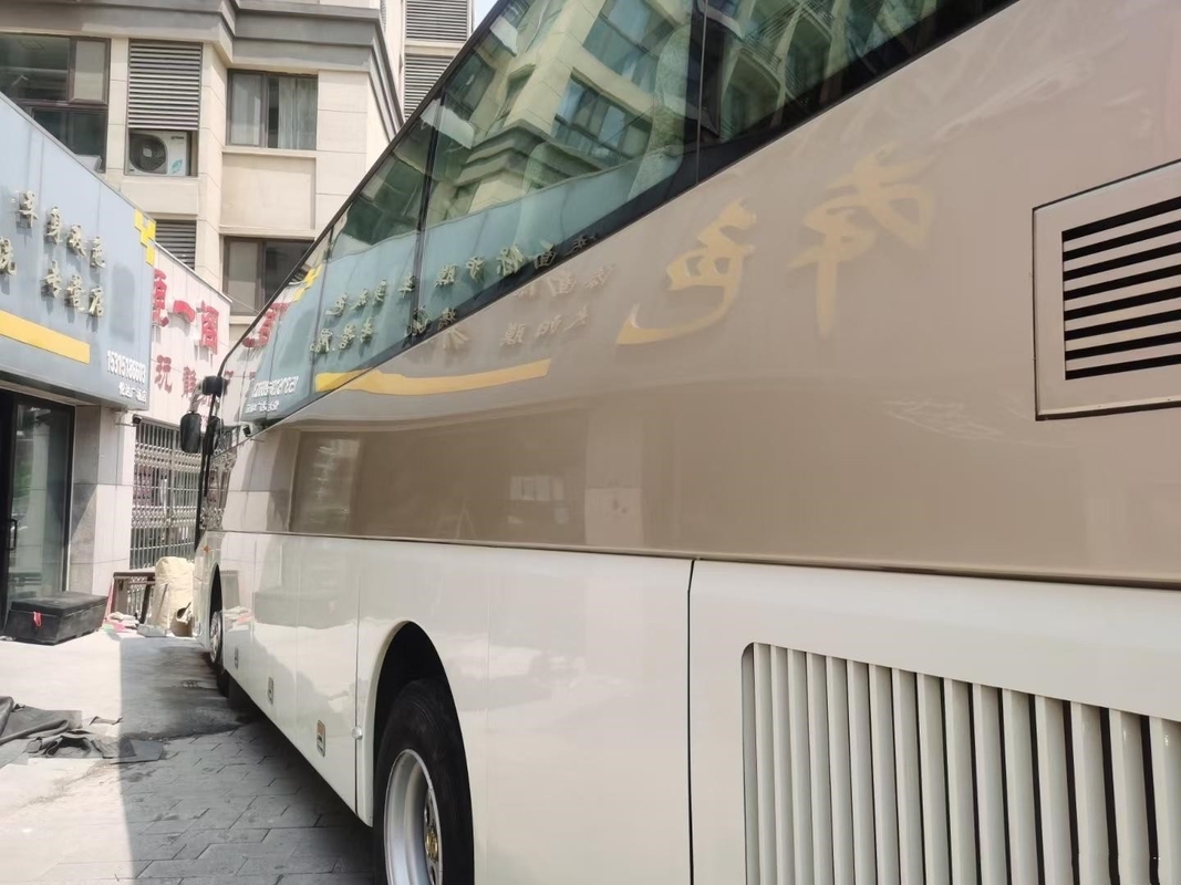 Bus Wisata Bekas Bus Golden Dragon XML6113J68 49 kursi Mesin Yuchai Pintu Ganda