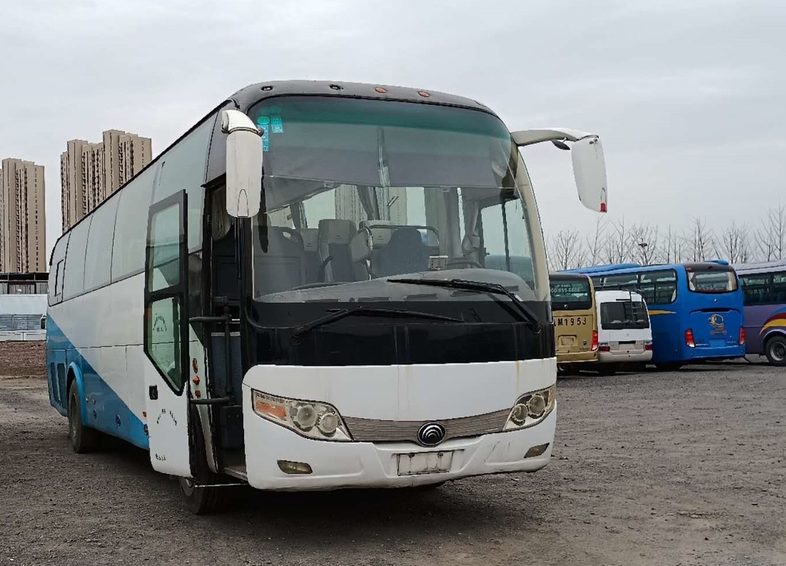 Bus Wisata Bekas 51 Kursi Warna Putih Bekas Mesin Yutong Bus Yuchai ZK6110