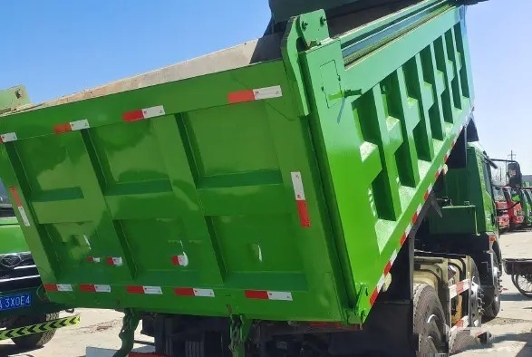 Truk Dump Bekas 220hp 6 × 2 Nilai Beban 24.5t Fast Gearbox Second Hand JIEFANG Truck