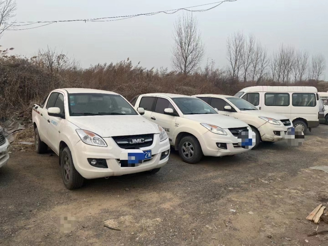 Truk Oli Bekas Tempat Duduk Ganda 4 Pintu Mesin Oli 4×2 Drive Mode Transmisi Manual Pickup JMC