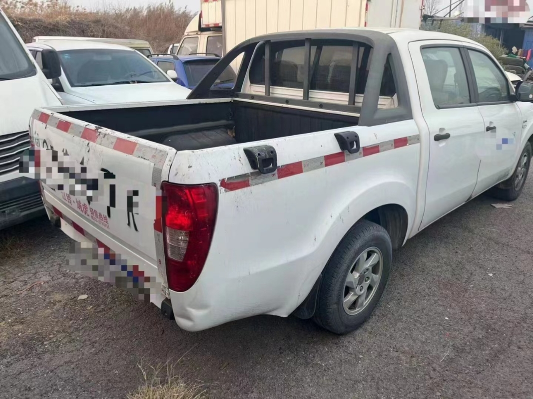 Truk Oli Bekas Tempat Duduk Ganda 4 Pintu Mesin Oli 4×2 Drive Mode Transmisi Manual Pickup JMC