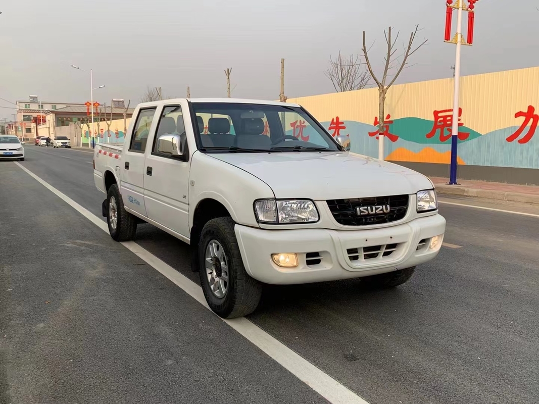 Truk Isuzu Bekas 4 × 4 Mode Pengemudi Mesin Diesel Emisi EURO III 5 Kursi Pickup Isuzu