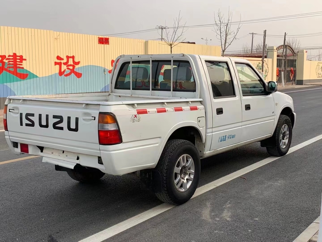 Truk Isuzu Bekas 4 × 4 Mode Pengemudi Mesin Diesel Emisi EURO III 5 Kursi Pickup Isuzu