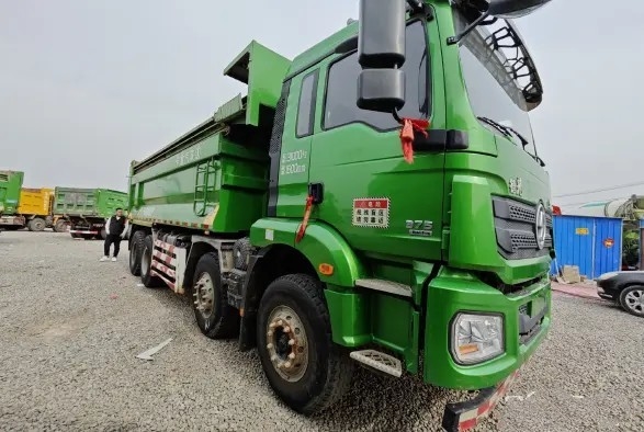 Truk Diesel Bekas 12 Ban Kepala Kabin 8 × 4 Drive Mode 375hp 2nd Hand SHACMAN Dump Truck