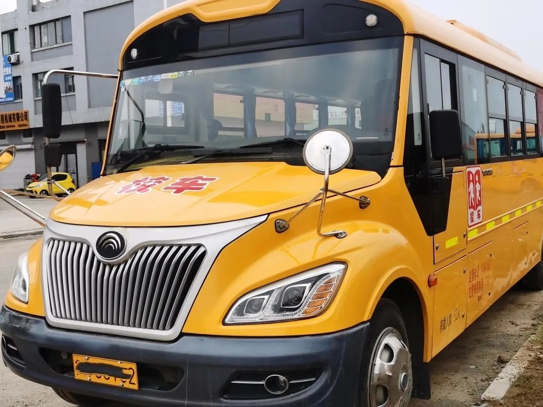Bus Sekolah Bekas Mesin Weichai 52 Kursi 9 Meter YuTong Bus Bekas ZK6935D