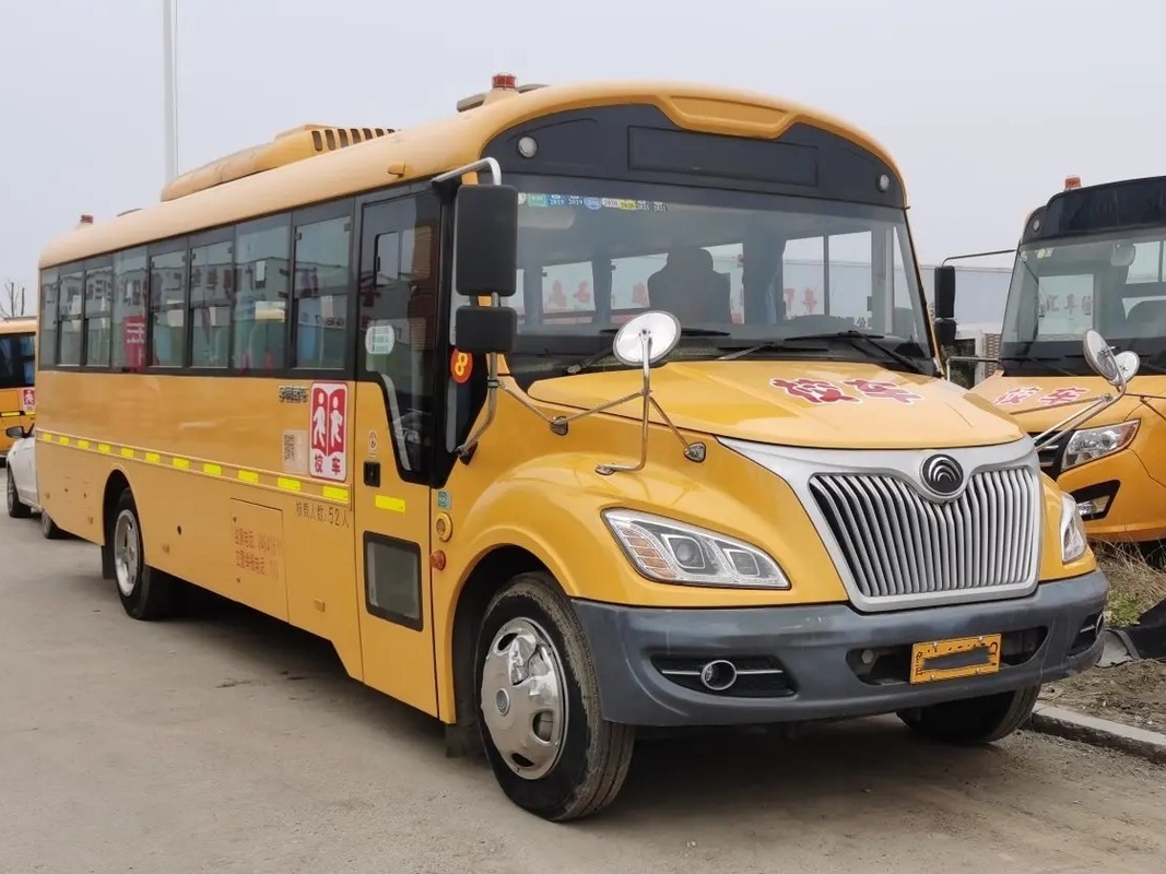 Bus Sekolah Bekas Mesin Weichai 52 Kursi 9 Meter YuTong Bus Bekas ZK6935D