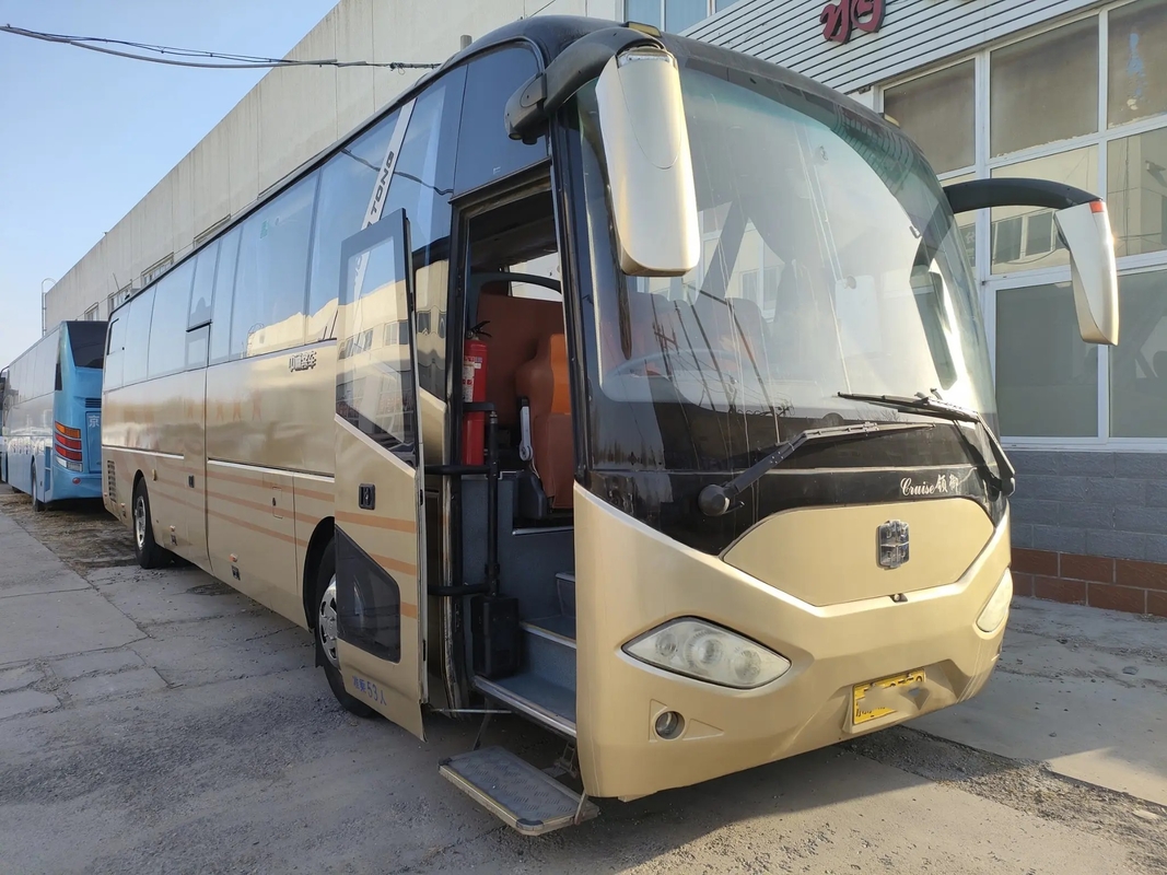 Bus Perjalanan Bekas Mesin Yuchai Pintu Ganda 53 Kursi 12 Meter Bus Zhongtong Bekas LCK6125
