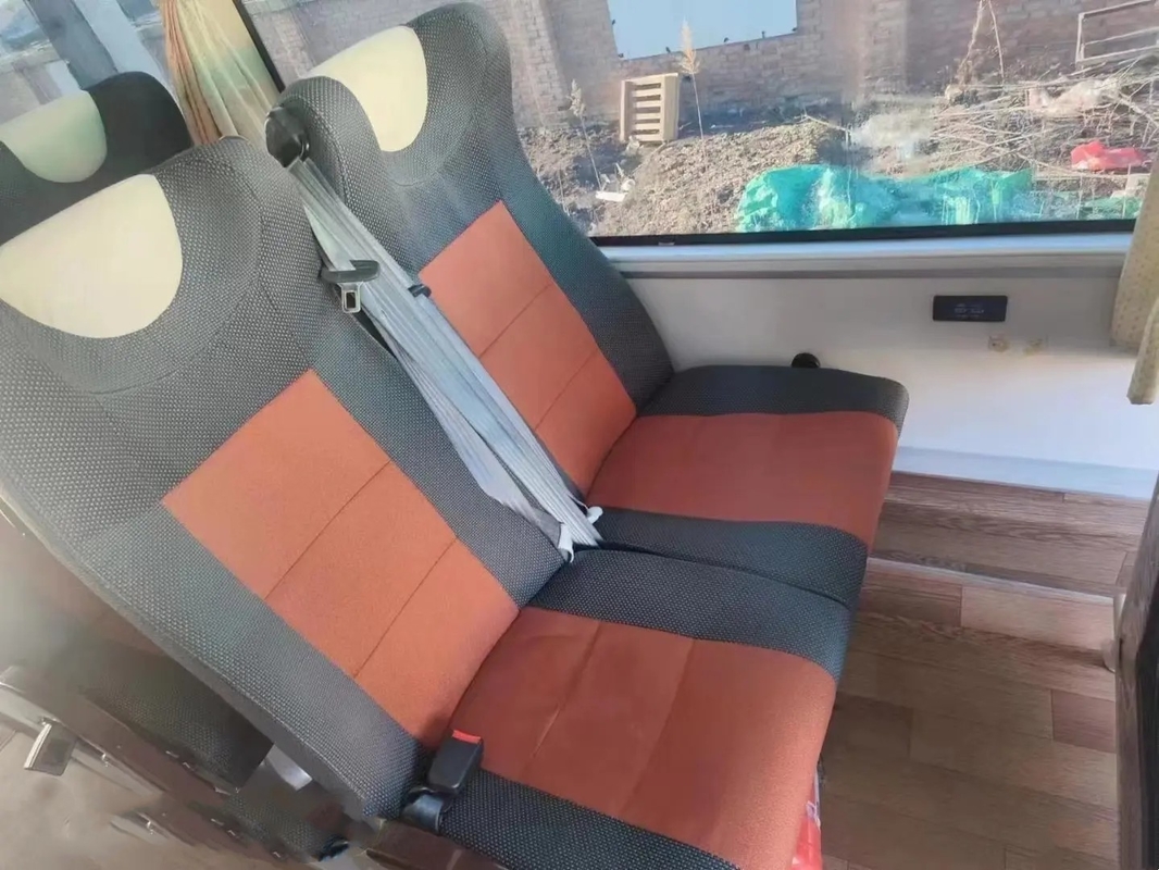 Bus Wisata Bekas Mesin Weichai 12 Meter Pintu Ganda 50 Kursi AC Bekas Foton BJ6122