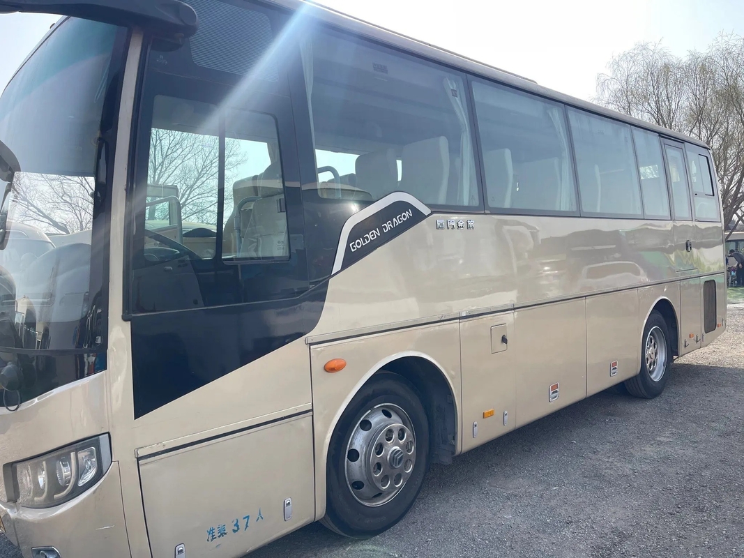 Old Coach Bus 37 Kursi Transmisi Manual Mesin Belakang LHD Menggunakan Air Conditioner Golden Dragon XML6857