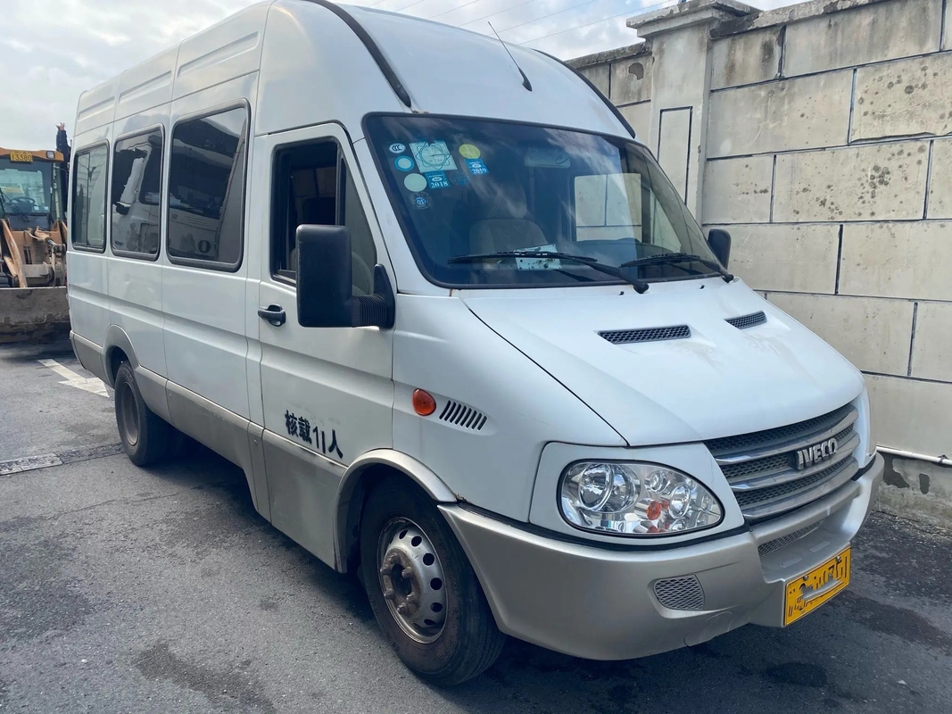 Mesin Mini Van Depan Bekas 11 Kursi Pintu Belakang A / C Atap Tinggi 140hp Digunakan IVECO Minibus NJ6604