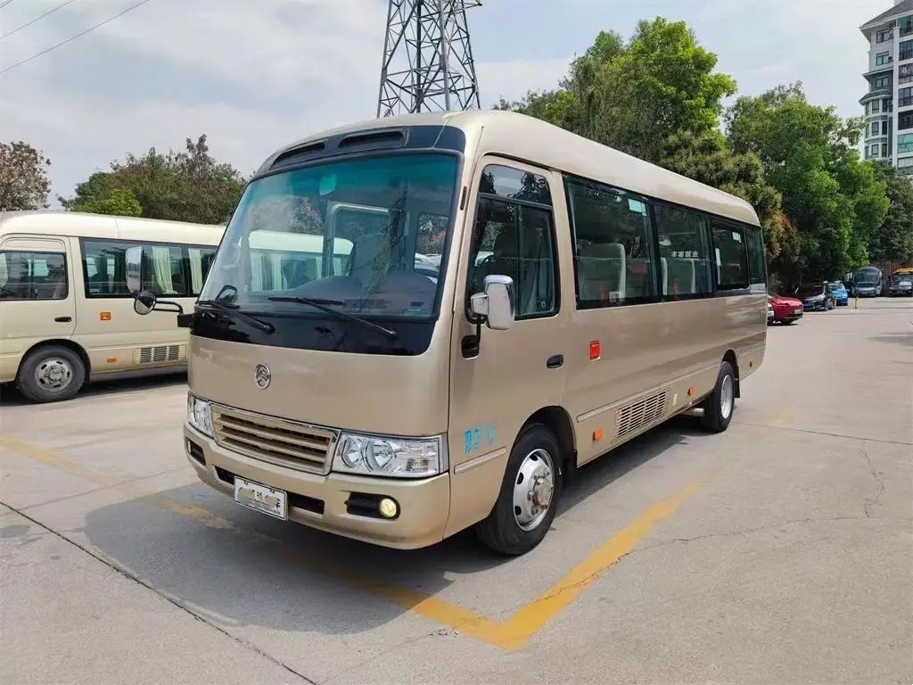 Second Hand Mini Bus Mesin Depan 19 Kursi Golden Dragon Coaster External Swinging Door XML6700