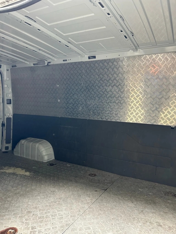 Mini Vans Bekas Atap Tinggi 12 Kursi Mesin Depan 6 Meter Mesin Diesel EURO IV 2nd Hand MAXUS SH5041