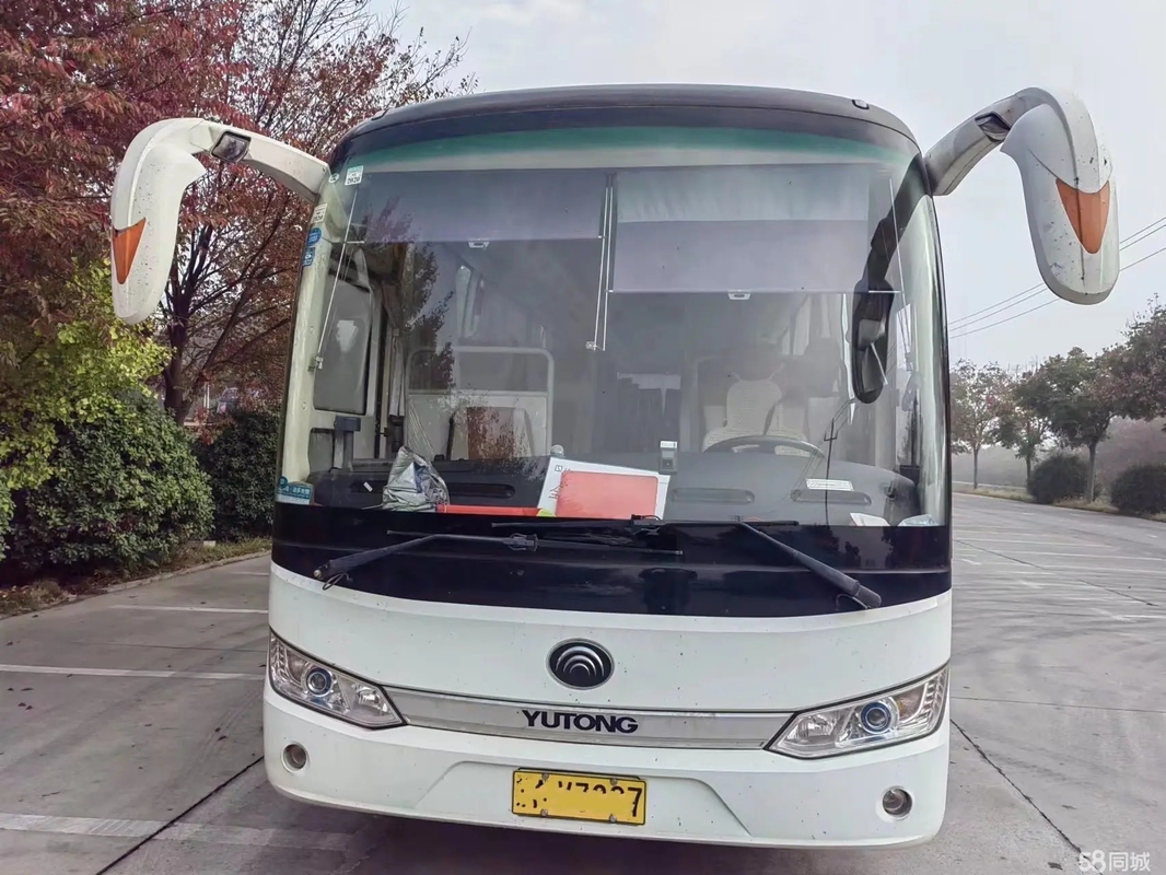 Bus Antar-Jemput Bekas 47 Kursi Yuchai 6 Mesin Silinder Air Conditioner 10,7 Meter Second Hand Young Tong ZK6115