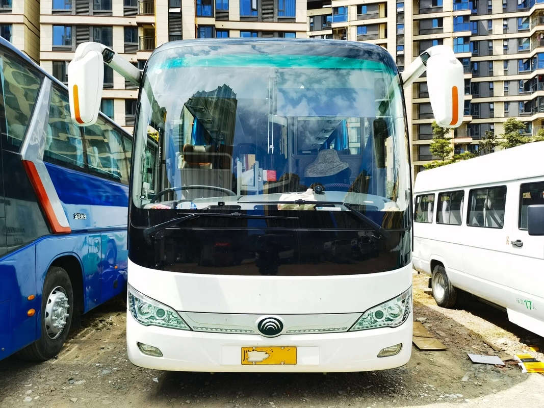 Bus Bekas Dan Pelatih Pintu Penumpang Tengah 50 Kursi Mesin Wechai USB Charger A / C 2nd Hand Youngtong Bus ZK6119