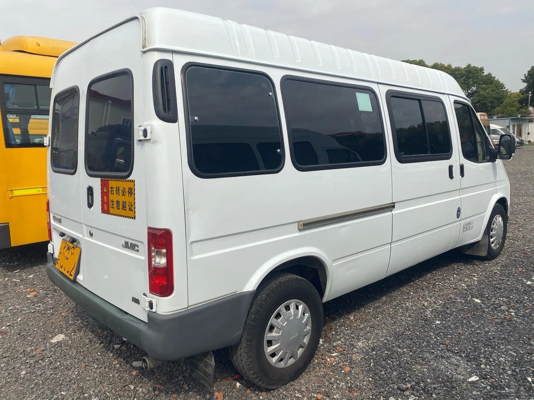 Bus Kecil Bekas 15 Kursi Mesin Depan Atap Datar Transmisi Manual 5,5 Meter A / C 2nd Hand JMC JX6571