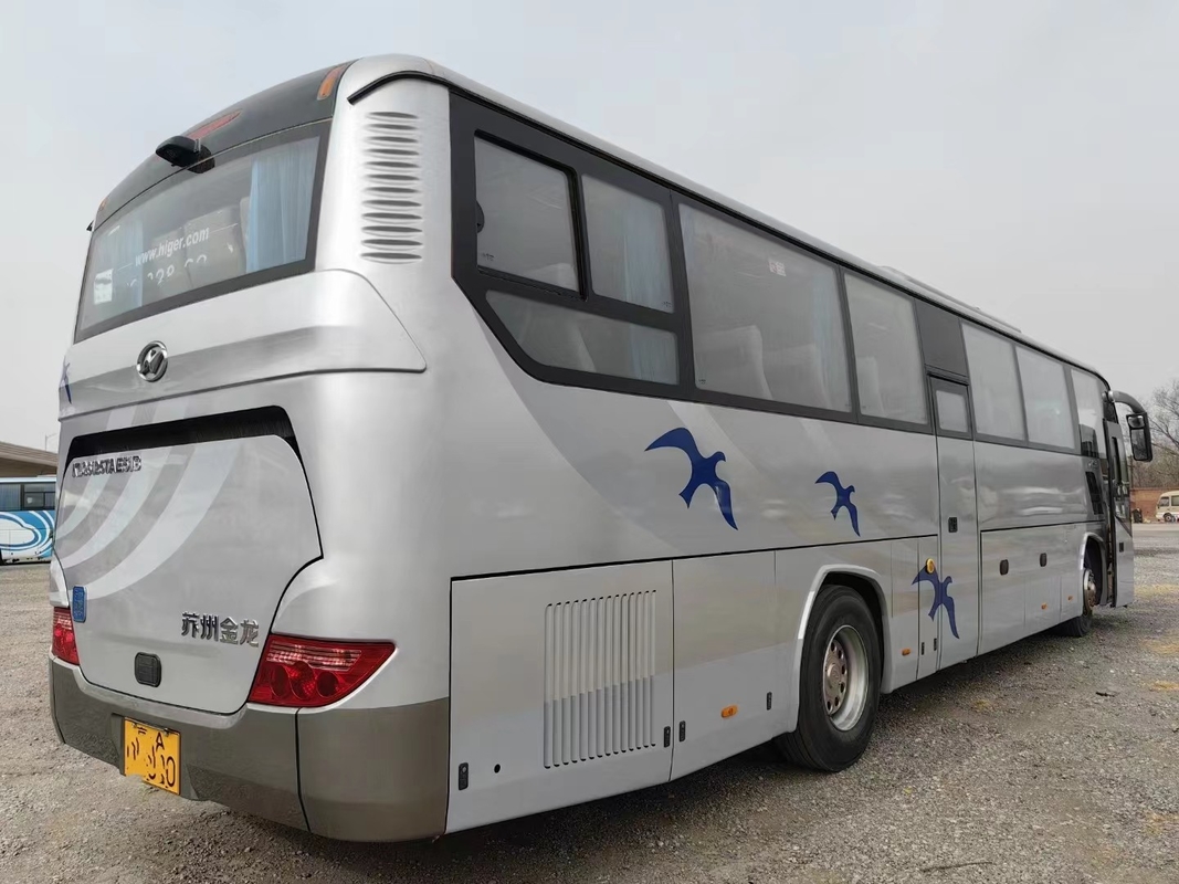 Bus Wisata Bekas 54 Kursi 12 Meter Mesin Yuchai 6 Silinder Pintu Ganda Warna Silver 2nd Hand Higer KLQ6125