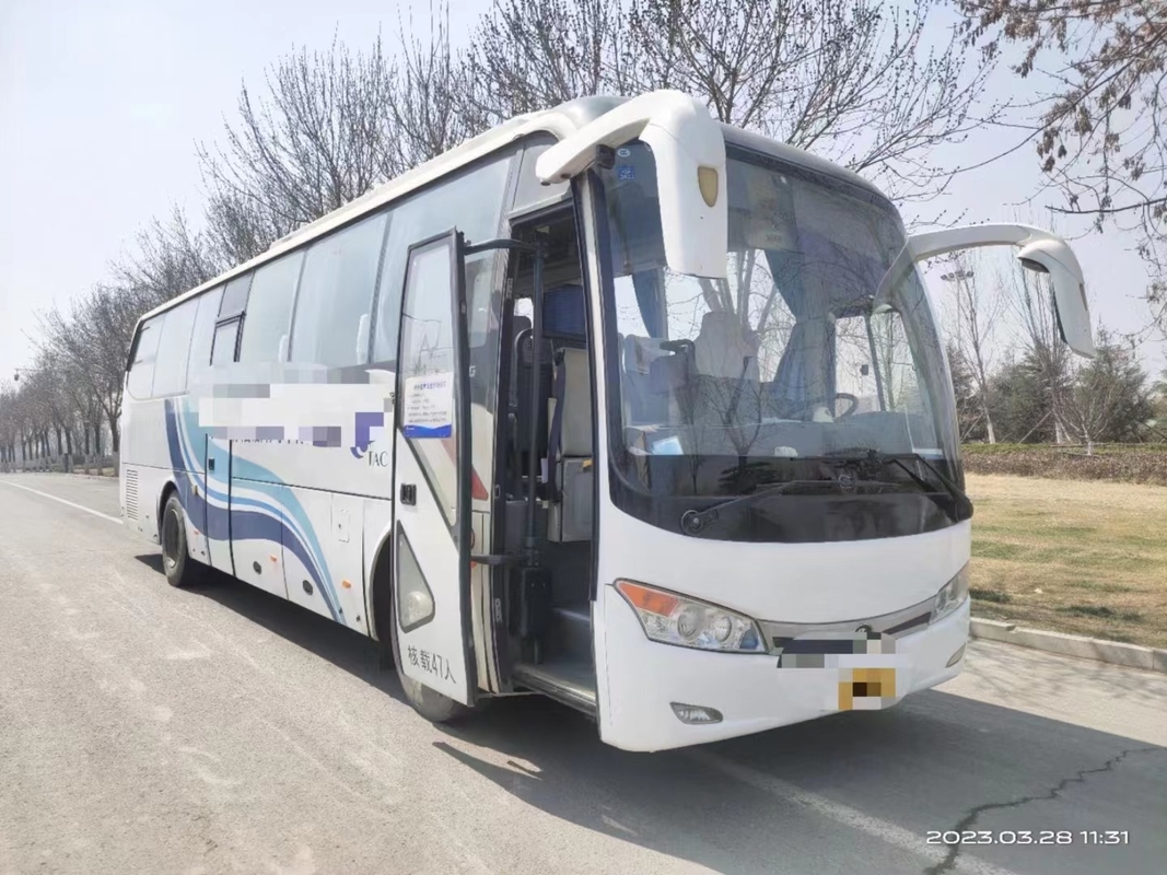 2nd Hand Bus 10.5 Meter Jendela Penyegelan Pintu Penumpang Tengah 47 Kursi AC Digunakan Kinglong Bus XMQ6101