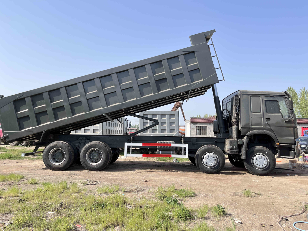 Truk Tipper Bekas Mesin Sinotruck 371hp 10,5 Meter 16t Nilai Beban 8×4 Tangan Kedua HOWO ZZ3317
