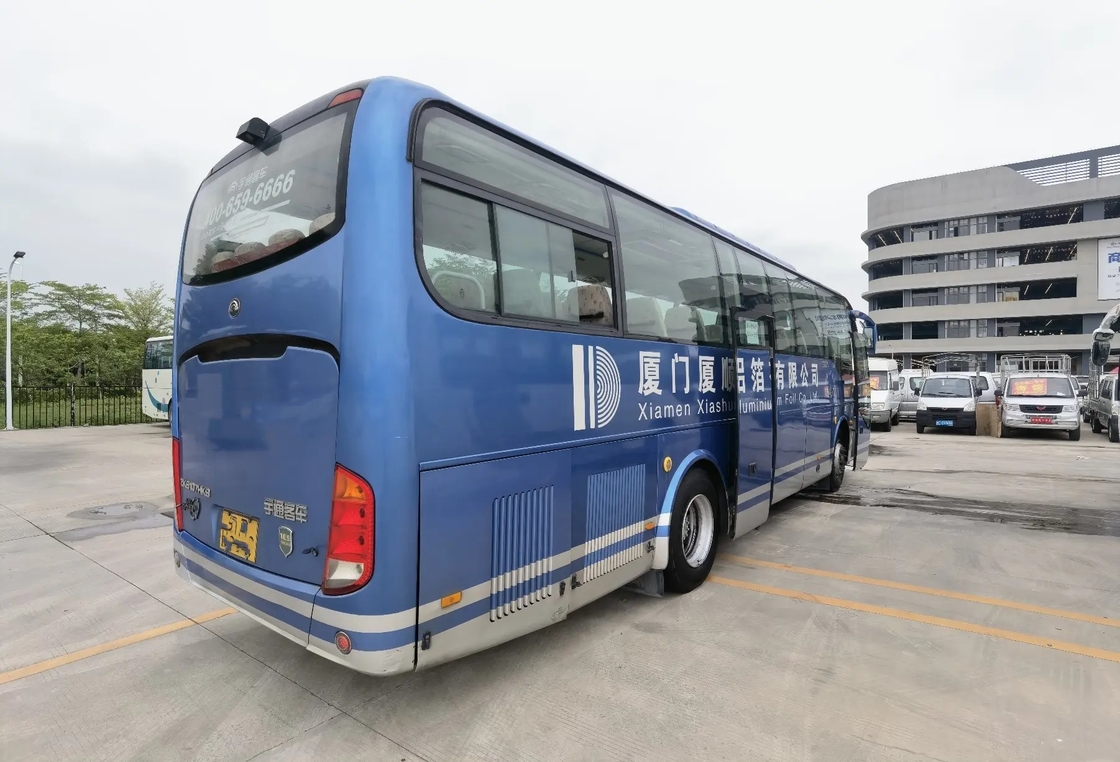 Bus Antar Jemput Bekas 45 Kursi Kompartemen Bagasi Besar 10,5 Meter Mesin Yuchai Pintu Tengah 2nd Hand Yutong Bus ZK6107