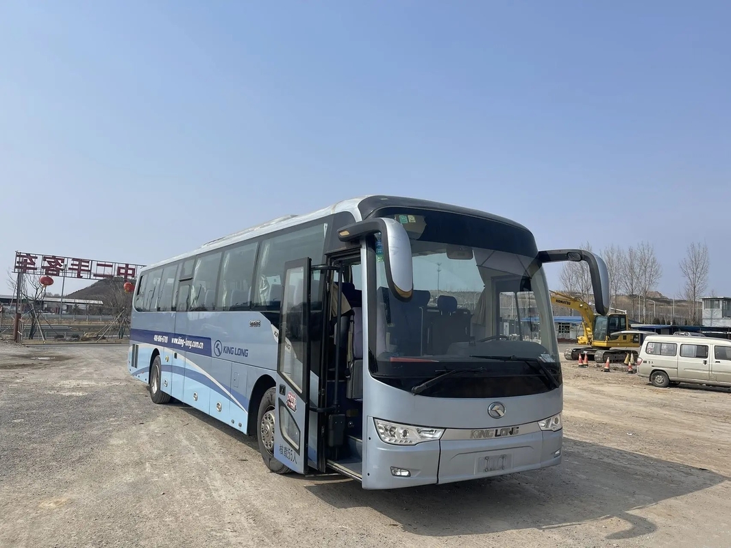 2nd Hand Bus Tahun 2016 Digunakan Kinglong Bus XMQ6120 Warna Biru Muda 48 Kursi Mesin Yuchai 12 Meter