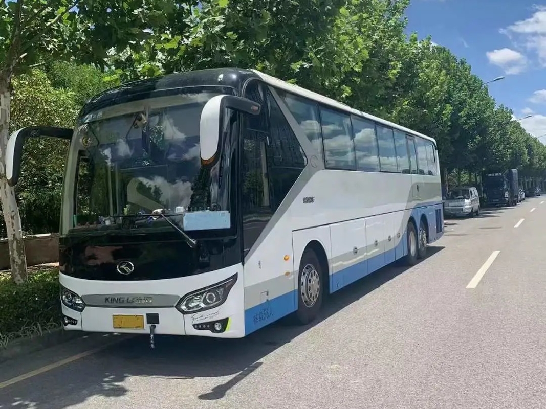 Bus Bekas Kompartemen Bagasi Besar Mesin Langka 375hp 56 Kursi A / C Bus Kinglong Bekas XMQ6135 LHD / RHD