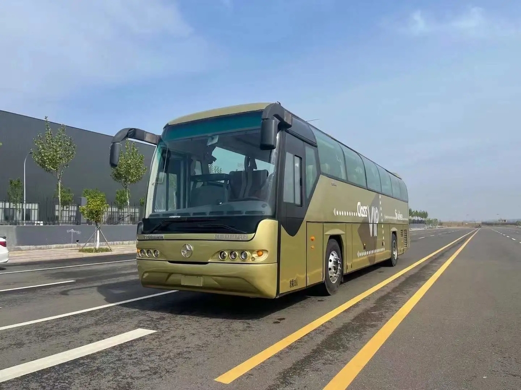 Bus Komersial Bekas 39 Kursi Mesin Weichai 336hp Warna Emas Pintu Penumpang Tengah 12 Meter Bus Beifang BFC6120