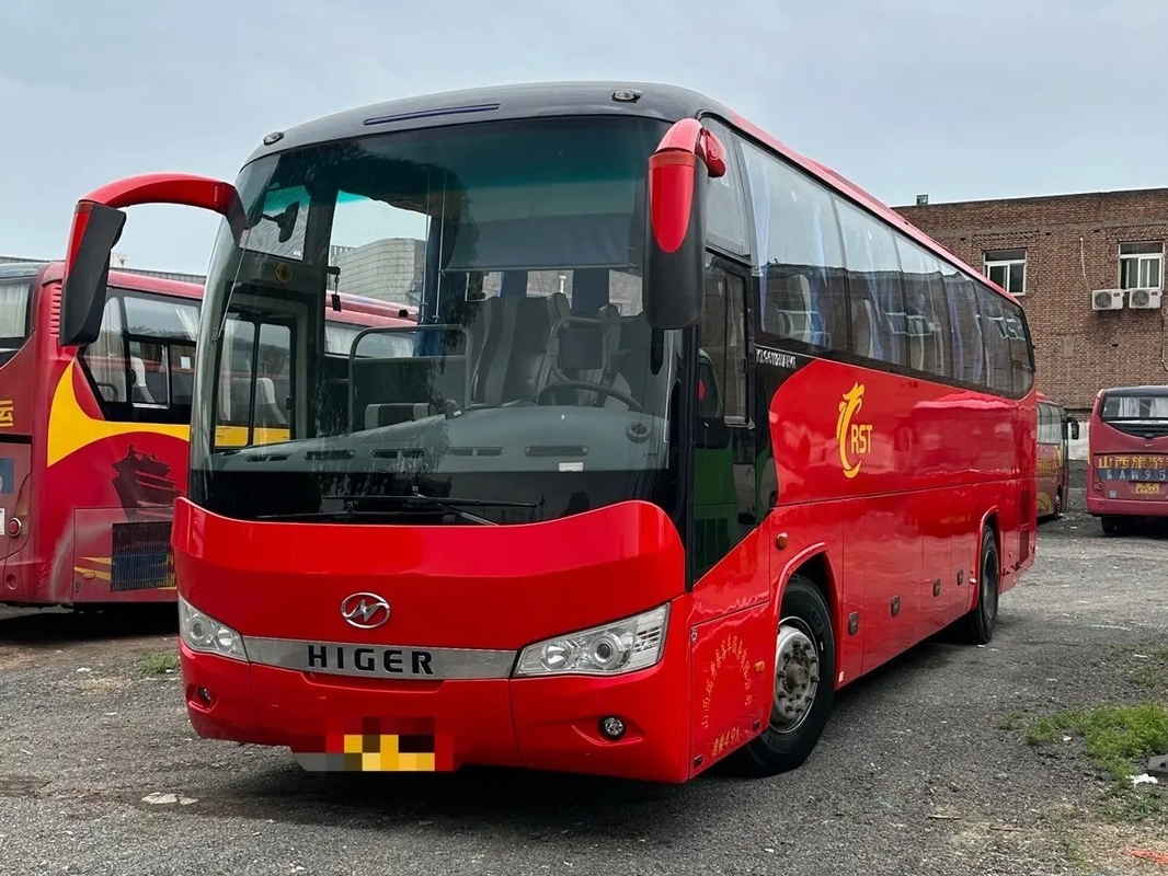 Bus Komersial Bekas 49 Kursi Kompartemen Bagasi 2 Pintu Penyegelan Jendela Dengan A / C 2nd Hand Higer KLQ6112