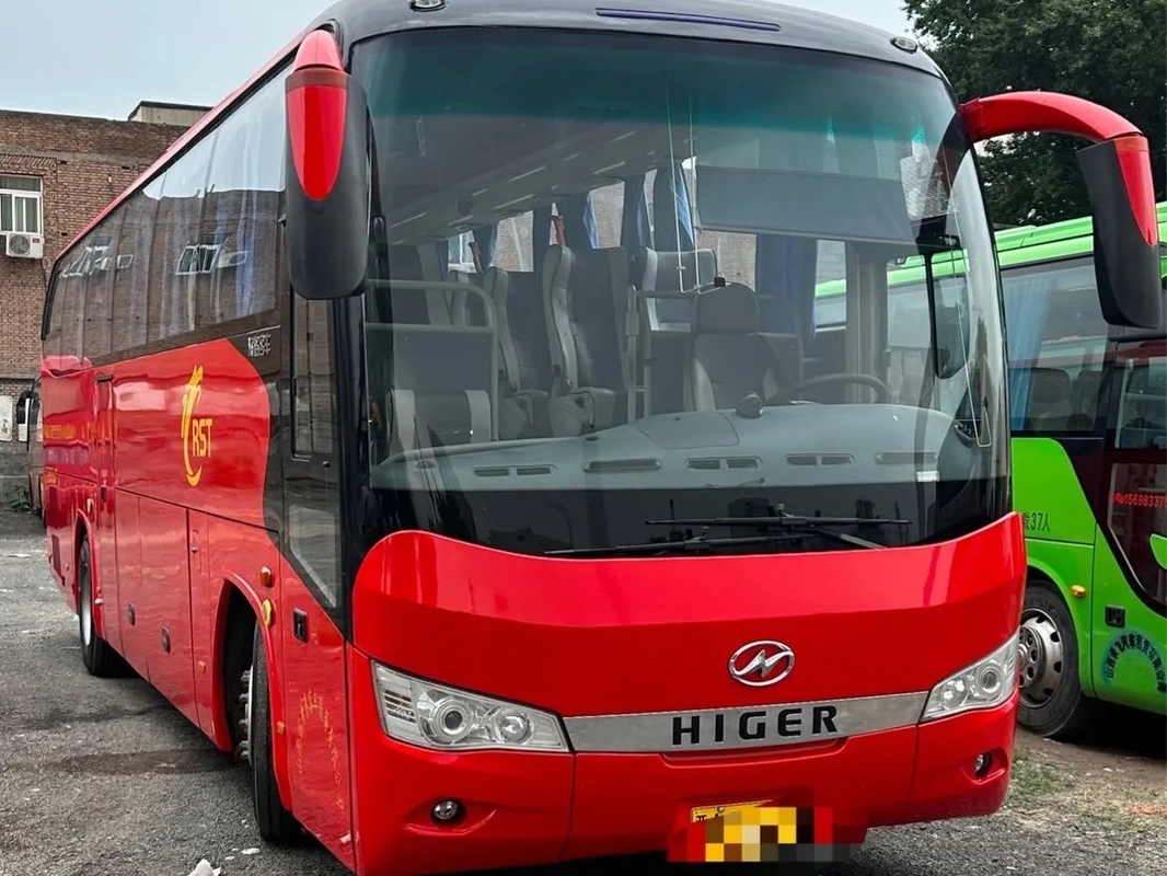 Bus Komersial Bekas 49 Kursi Kompartemen Bagasi 2 Pintu Penyegelan Jendela Dengan A / C 2nd Hand Higer KLQ6112