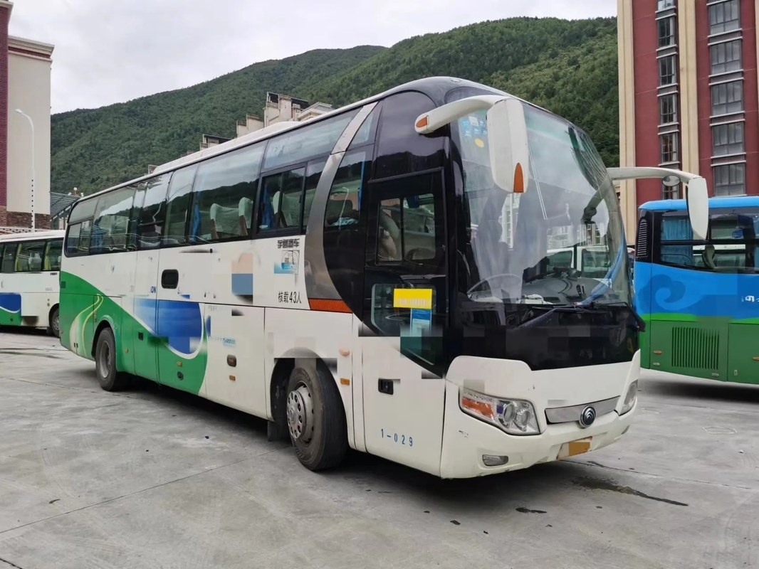 Pelatih Bus Bekas 43 Kursi EURO IV Airbag Suspension Yuchai Engine 310hp 2nd Hand Yutong Bus ZK6110 LHD / RHD