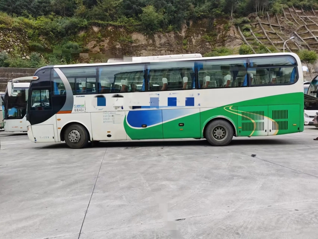 Pelatih Bus Bekas 43 Kursi EURO IV Airbag Suspension Yuchai Engine 310hp 2nd Hand Yutong Bus ZK6110 LHD / RHD
