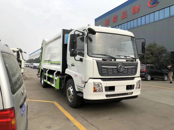 Truk Diesel Bekas 8 Meter Panjang 10m³ Kapasitas Pemuatan Dongfeng Refuse Compactor RHD