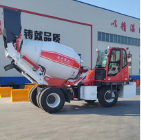 Mixer Beton Bekas Mesin Yuchai 9000kg Curb Weight 6 Meter Truk Pencampur Self Loading Baru