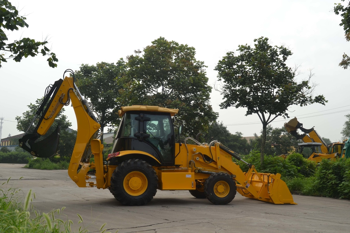 Truk Internasional Bekas 8 Ton Curb Weight Brand New Backhoe Loader Yuchai Engine 1.3m³ Kapasitas Loader