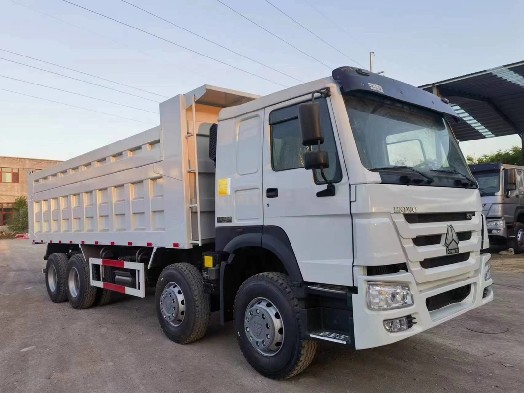 Truk Bahan Bakar Bekas Warna Putih Drive Tangan Kiri 8 × 4 Mode Drive 371 Tenaga Kuda Digunakan HOWO Dump Truck
